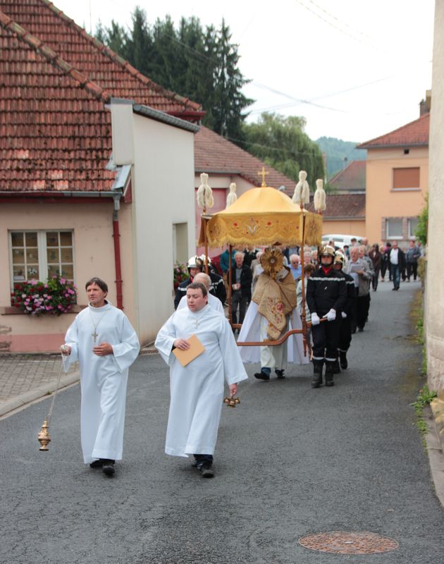 biberkirch-procession-st-sacrement-2.
