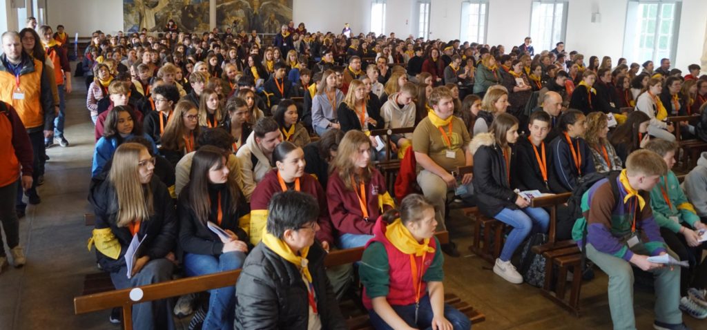 Lundi 17 avril 2023, plus de 300 jeunes troisièmes et lycéens mosellans se sont installés à Lourdes pour une semaine, appelés à 