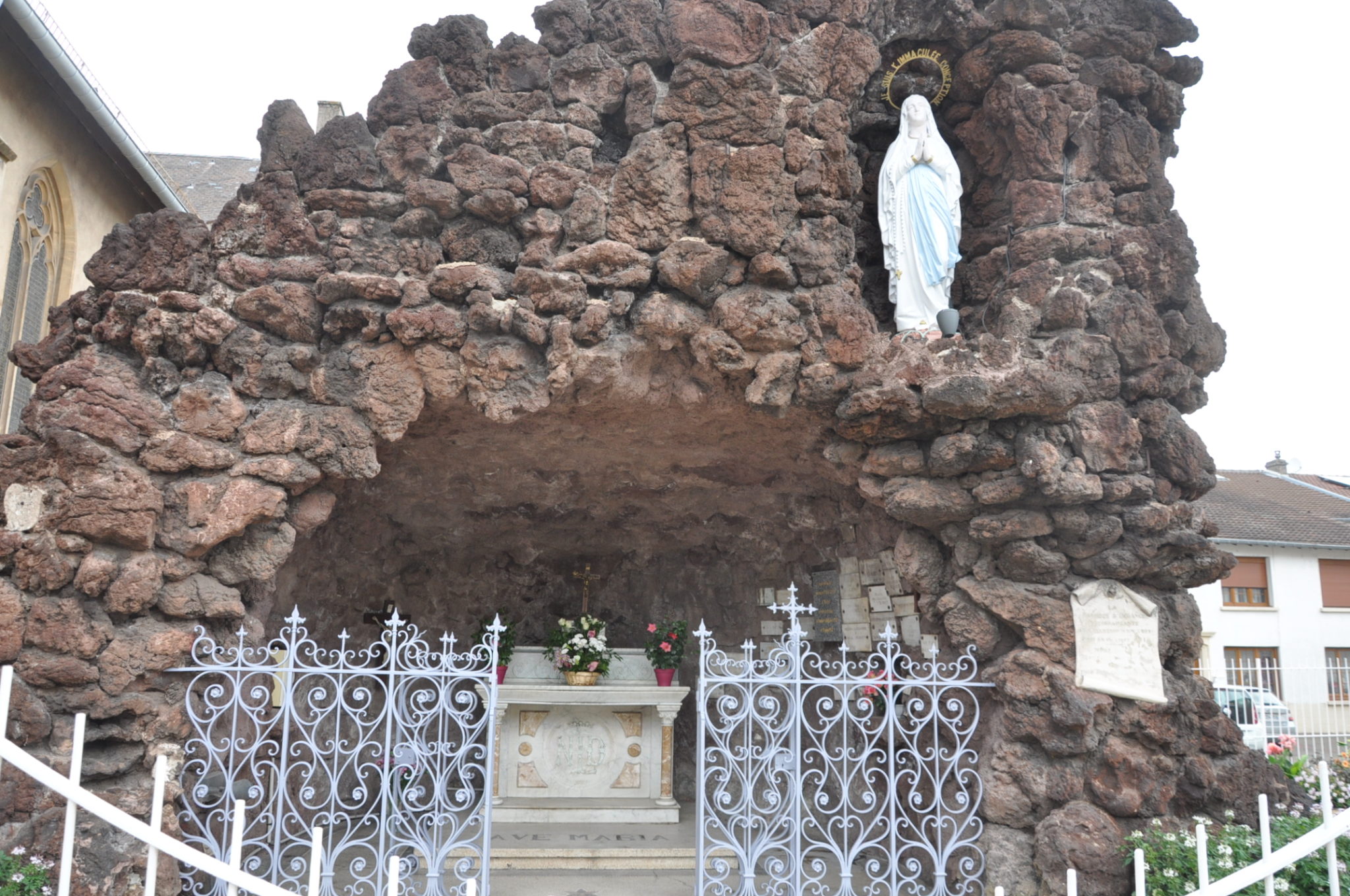 Cent ans de la grotte de Notre-Dame de Lourdes d'Uckange - Diocèse de Metz
