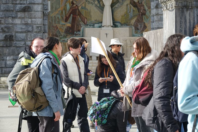 Mercredi 25 avril 2024, les jeunes mosellansvivent leur quatrième jour de pèlerinage à Lourdes.